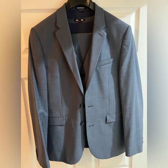 Express Extra Slim 3- Piece Suit - Picture 1 of 8